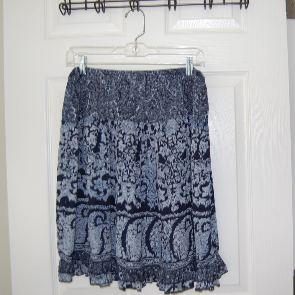 CB Blue Patterned Flouncy Skirt Size Large